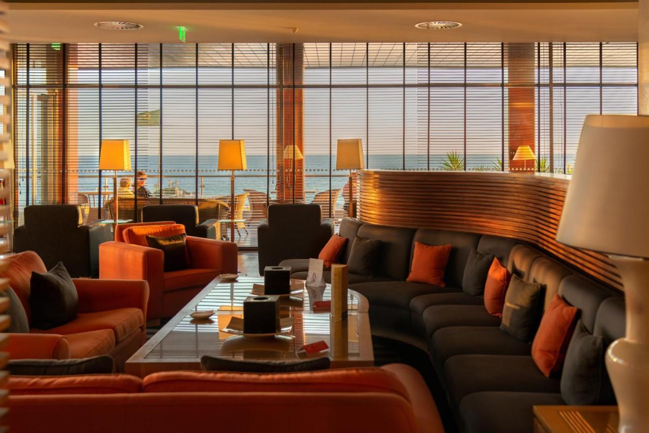 Algarve Casino Hotel Portimao Bagian luar foto The lounge at the airport