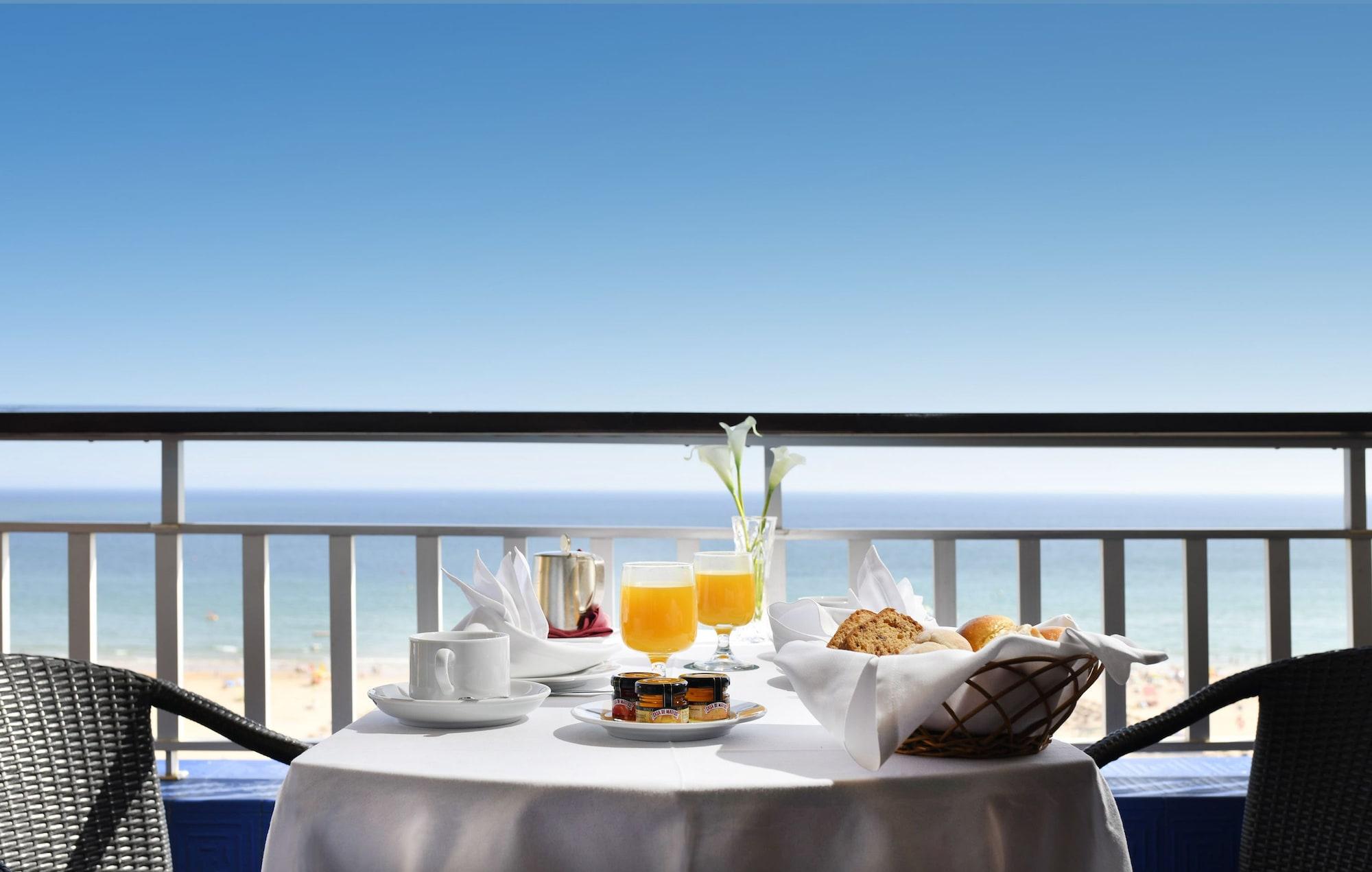 Algarve Casino Hotel Portimao Bagian luar foto Breakfast at the Hilton Tel Aviv