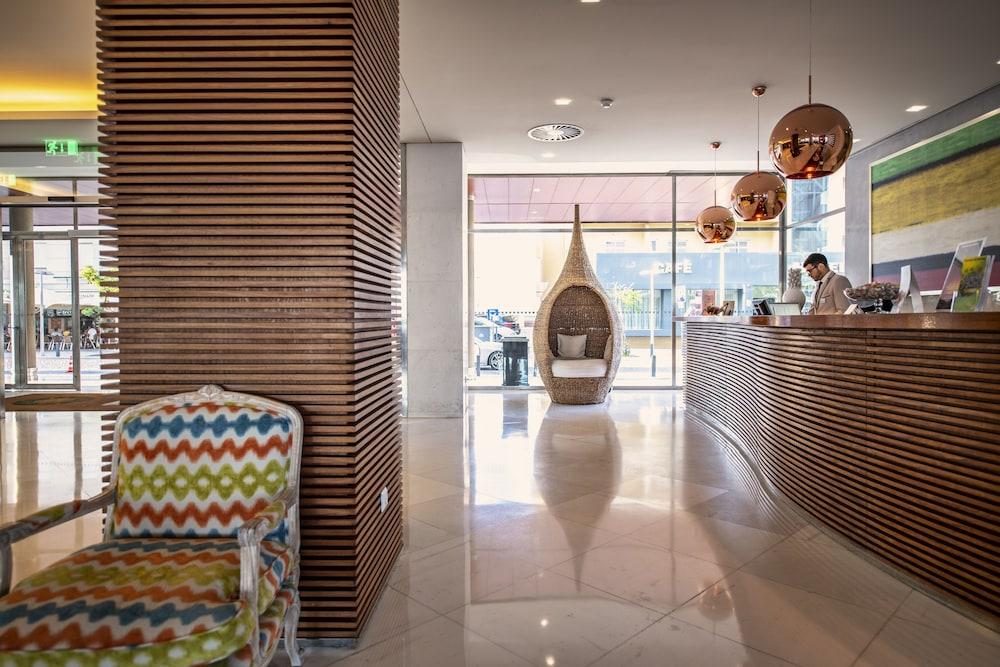 Algarve Casino Hotel Portimao Bagian luar foto The lobby of the hotel