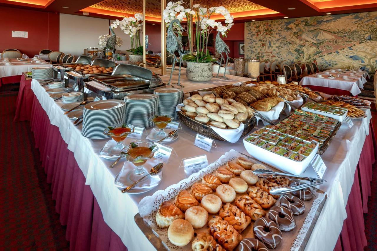 Algarve Casino Hotel Portimao Bagian luar foto A buffet