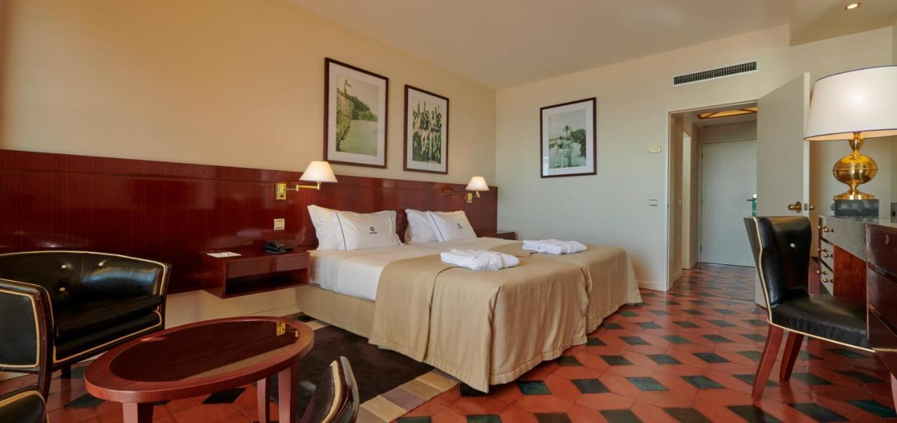 Algarve Casino Hotel Portimao Bagian luar foto A room at the Hotel