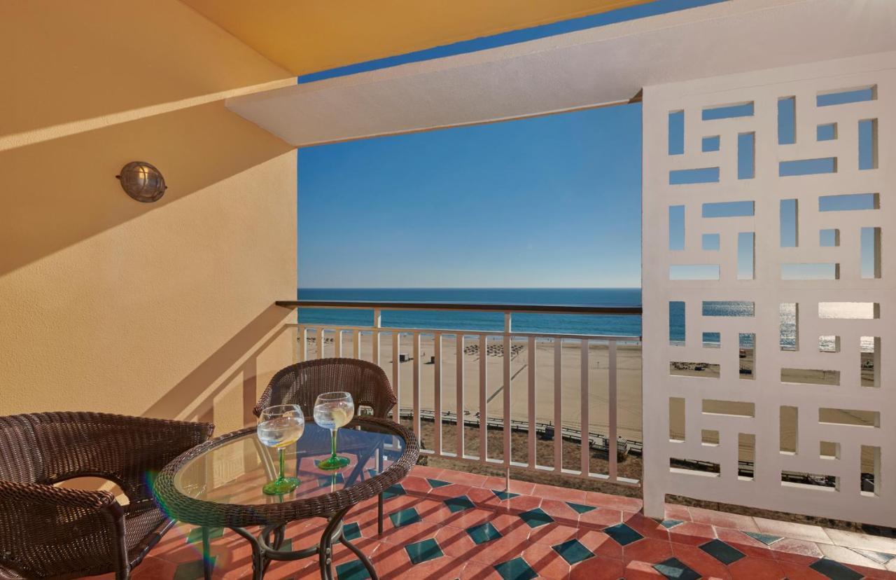 Algarve Casino Hotel Portimao Bagian luar foto A balcony at the hotel