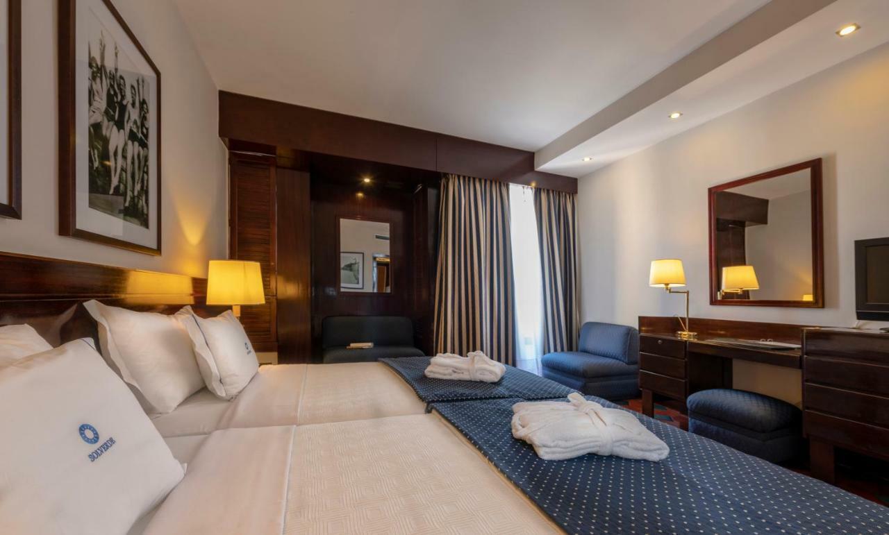 Algarve Casino Hotel Portimao Bagian luar foto A room at the hotel